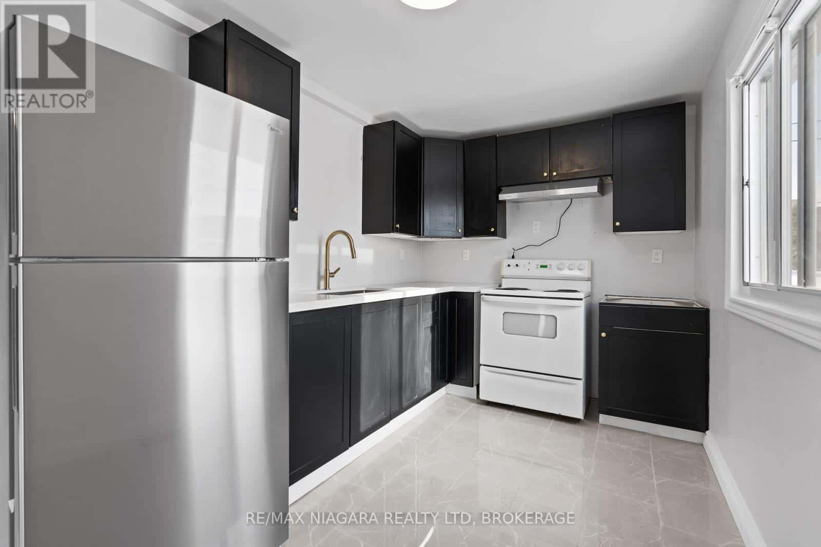 1 - 115 KINNEAR STREET — Port Colborne (East Village), Ontario - Photo 4 of 11