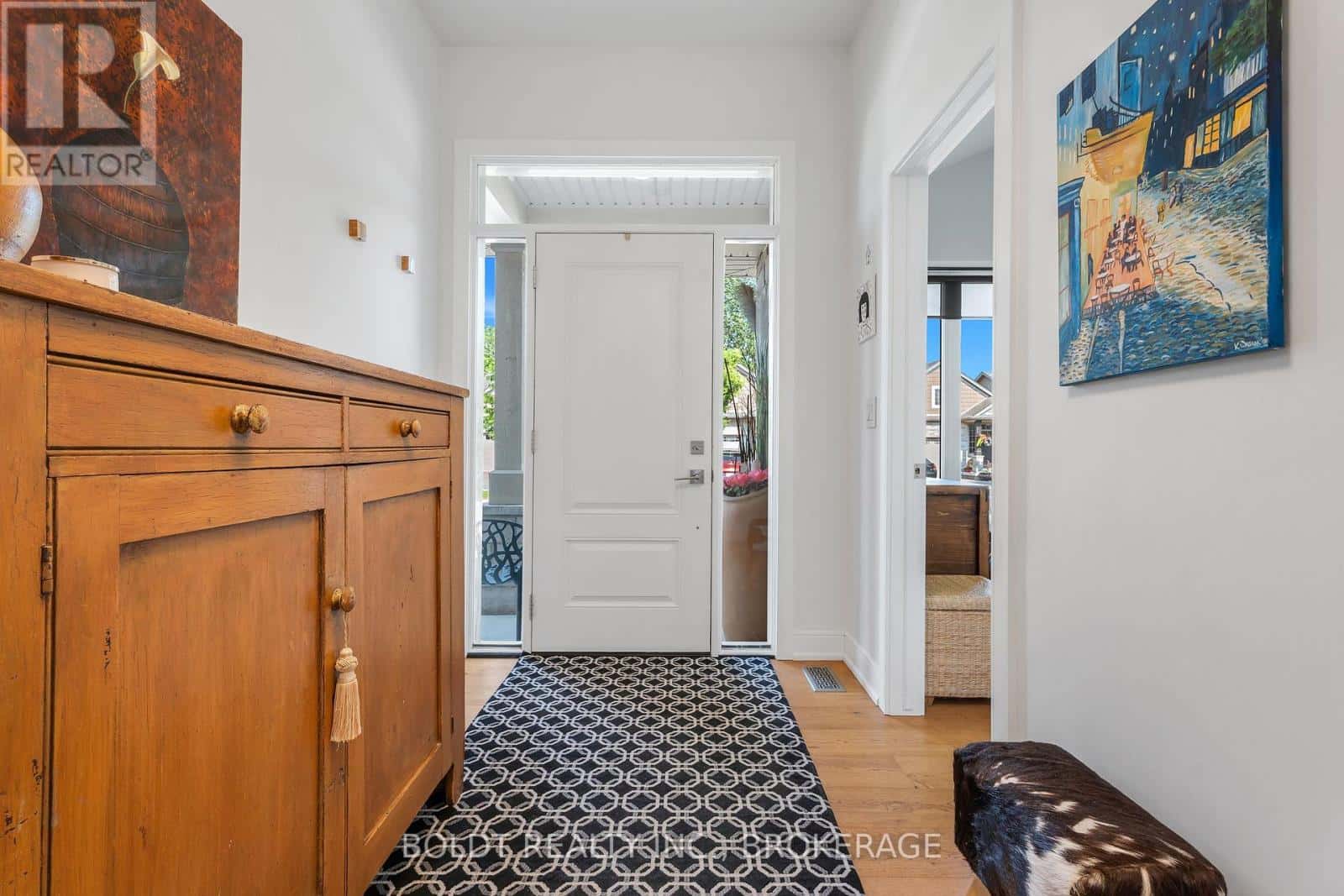 75 PARKSIDE DRIVE — St. Catharines (Port Weller), Ontario - Photo 4 of 40