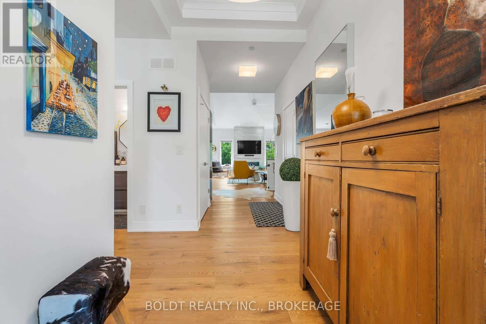 75 PARKSIDE DRIVE — St. Catharines (Port Weller), Ontario - Photo 5 of 40