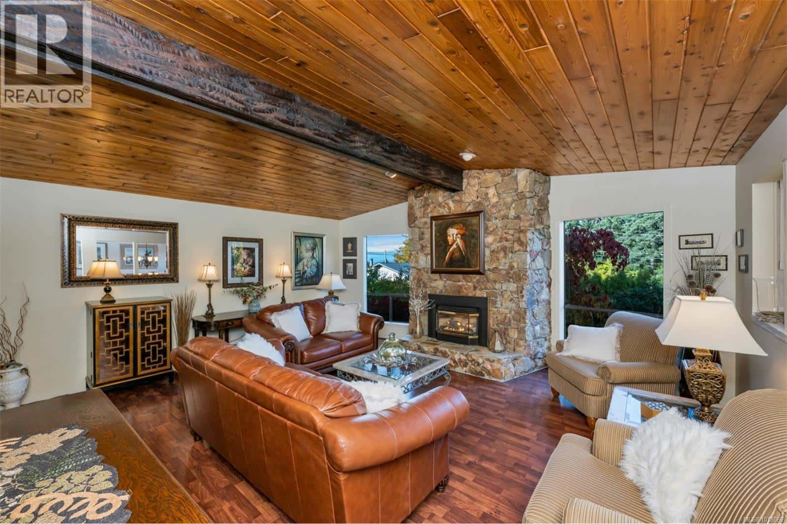 1680 Austin Pl — Cowichan Bay, British Columbia - Photo 4 of 70