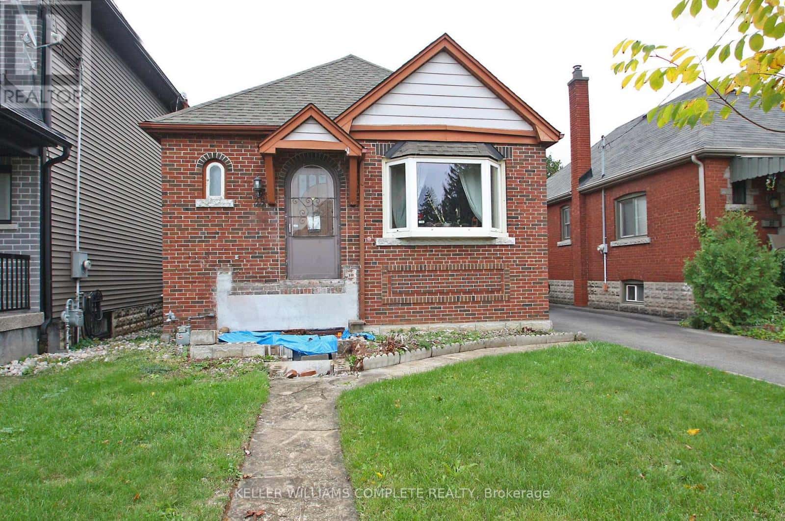 35 BARONS AVENUE S — Hamilton (Bartonville), Ontario - Photo 4 of 28