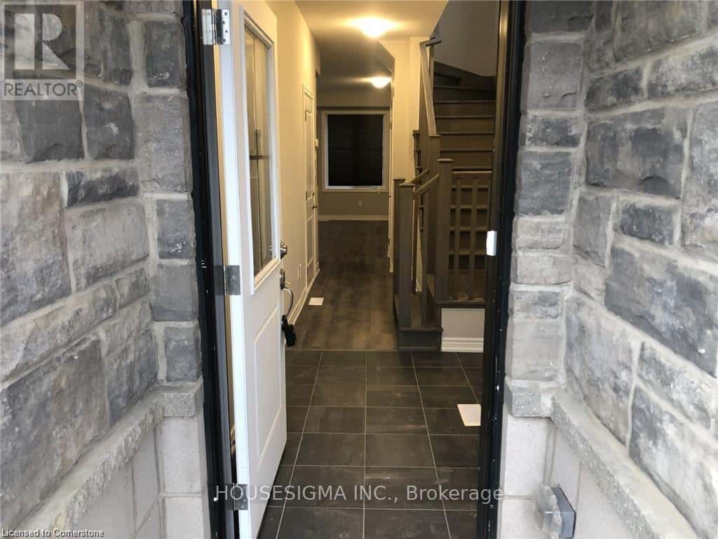 6 - 30 MIA DRIVE — Hamilton (Ryckmans), Ontario - Photo 5 of 39