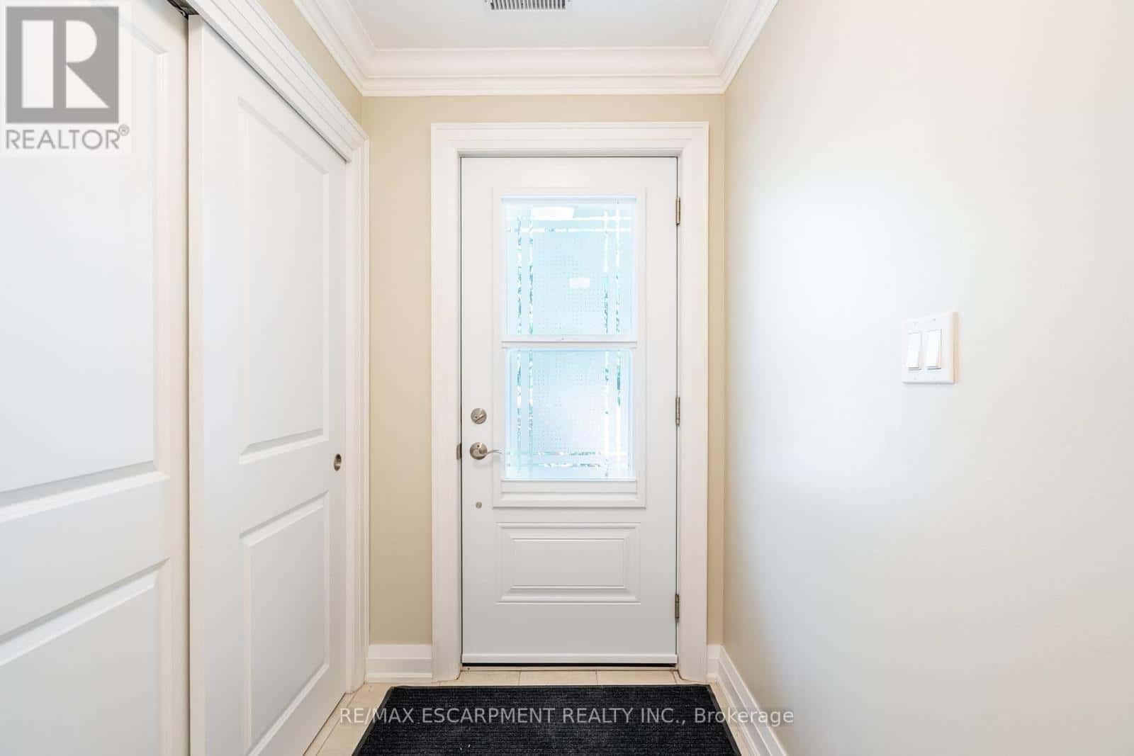 1 ARCHDEACON CLARK TRAIL — Hamilton (Kennedy), Ontario - Photo 5 of 39