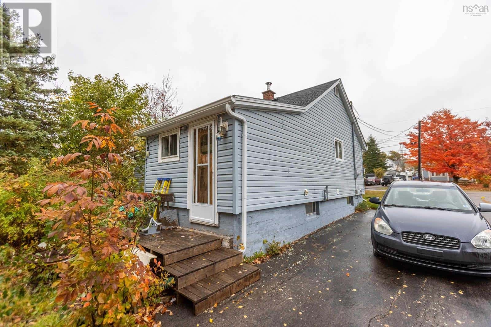 59 McFarlane Street — Springhill, Nova Scotia - Photo 3 of 29