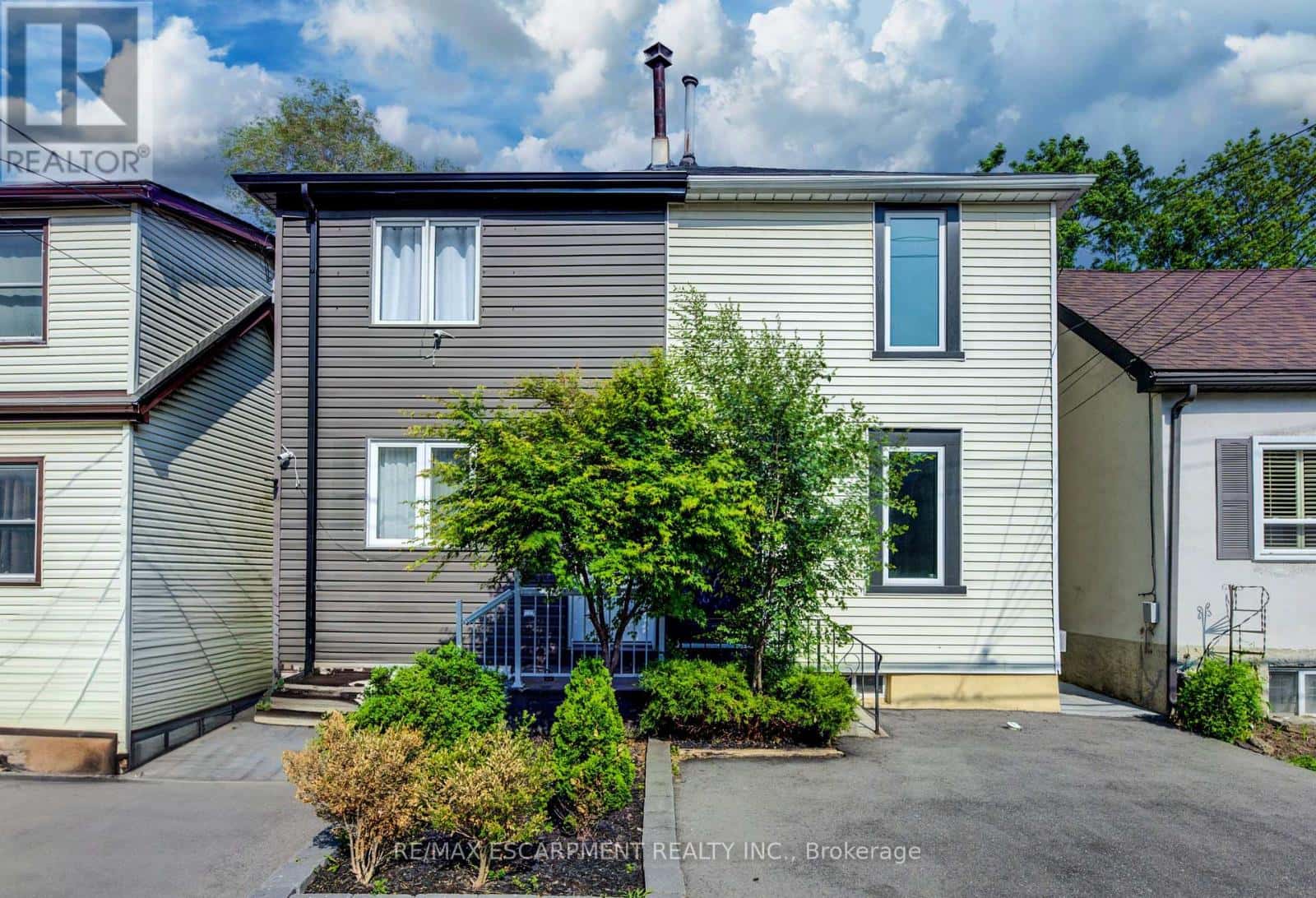 57 1/2 BREADALBANE STREET — Hamilton (Strathcona), Ontario - Photo 2 of 30