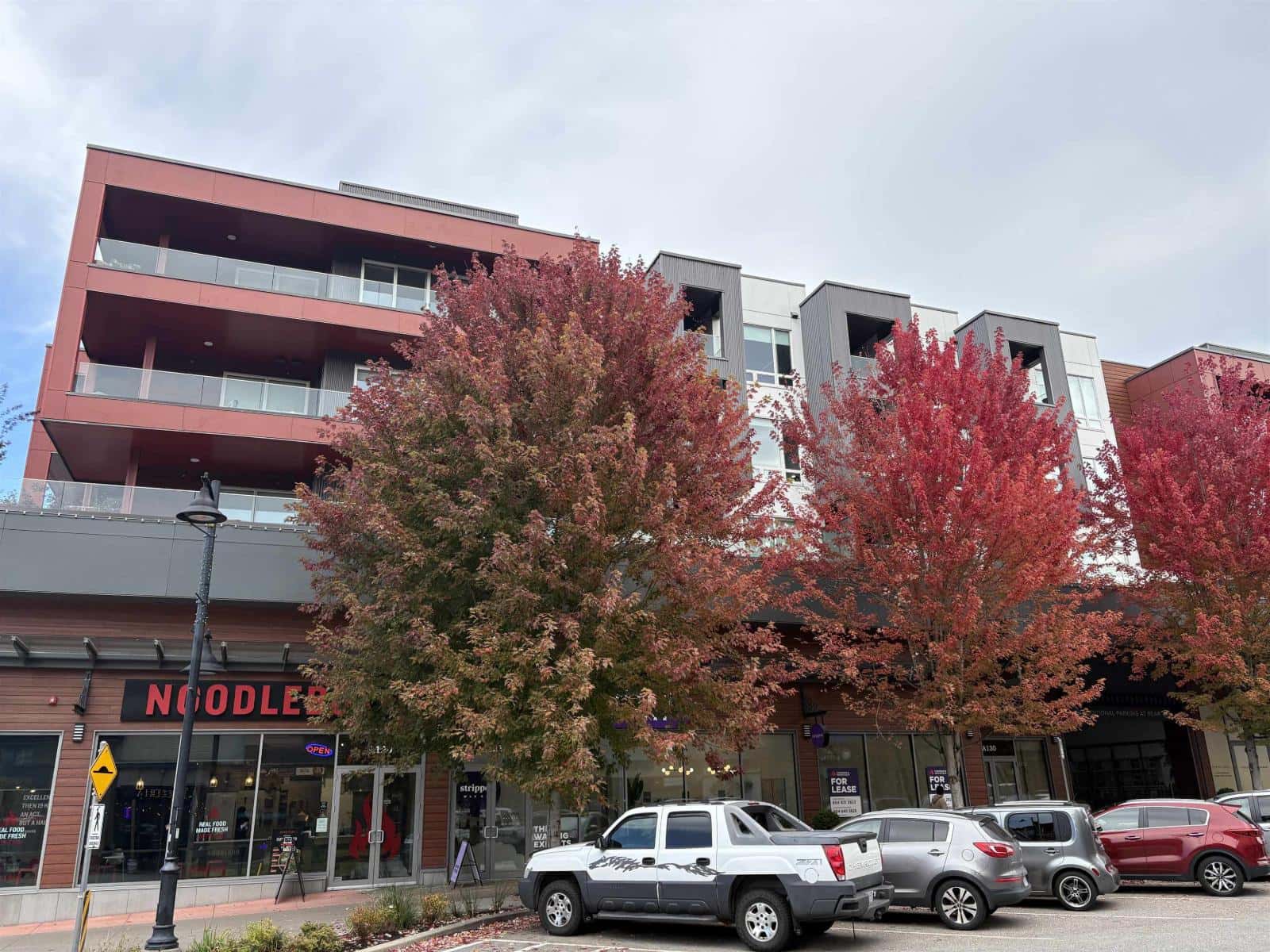 A417 20727 WILLOUGHBY TOWN CENTRE DRIVE — Langdale, British Columbia - Photo 2 of 25