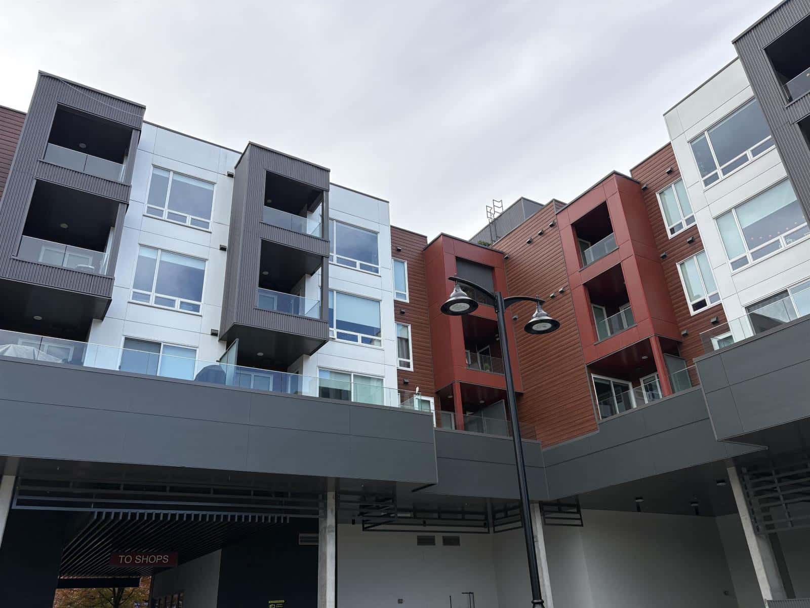 A417 20727 WILLOUGHBY TOWN CENTRE DRIVE — Langdale, British Columbia - Photo 4 of 25