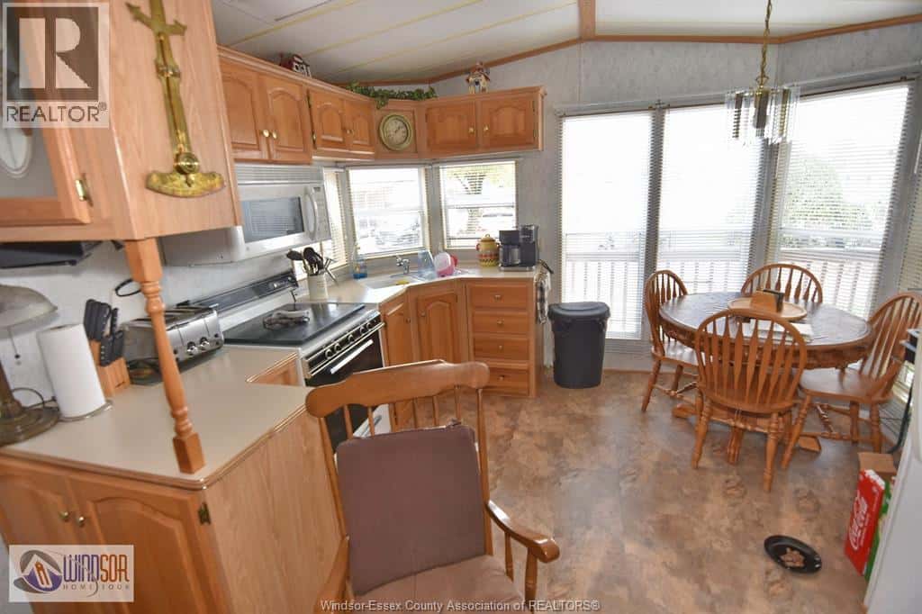 3 MAPLE STREET — Ruthven, Ontario - Photo 4 of 12