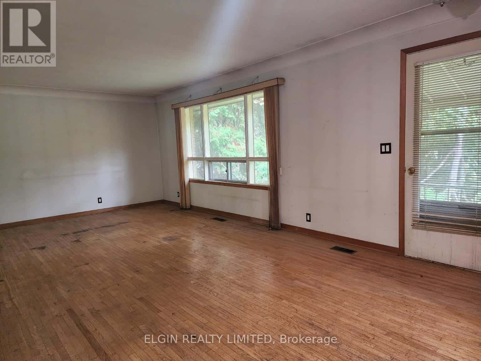 10 VINEDEN DRIVE — Central Elgin (Lynhurst), Ontario - Photo 4 of 25