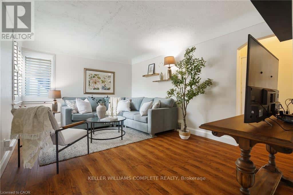 3 MONTROSE AVENUE — Hamilton (Rosedale), Ontario - Photo 3 of 39