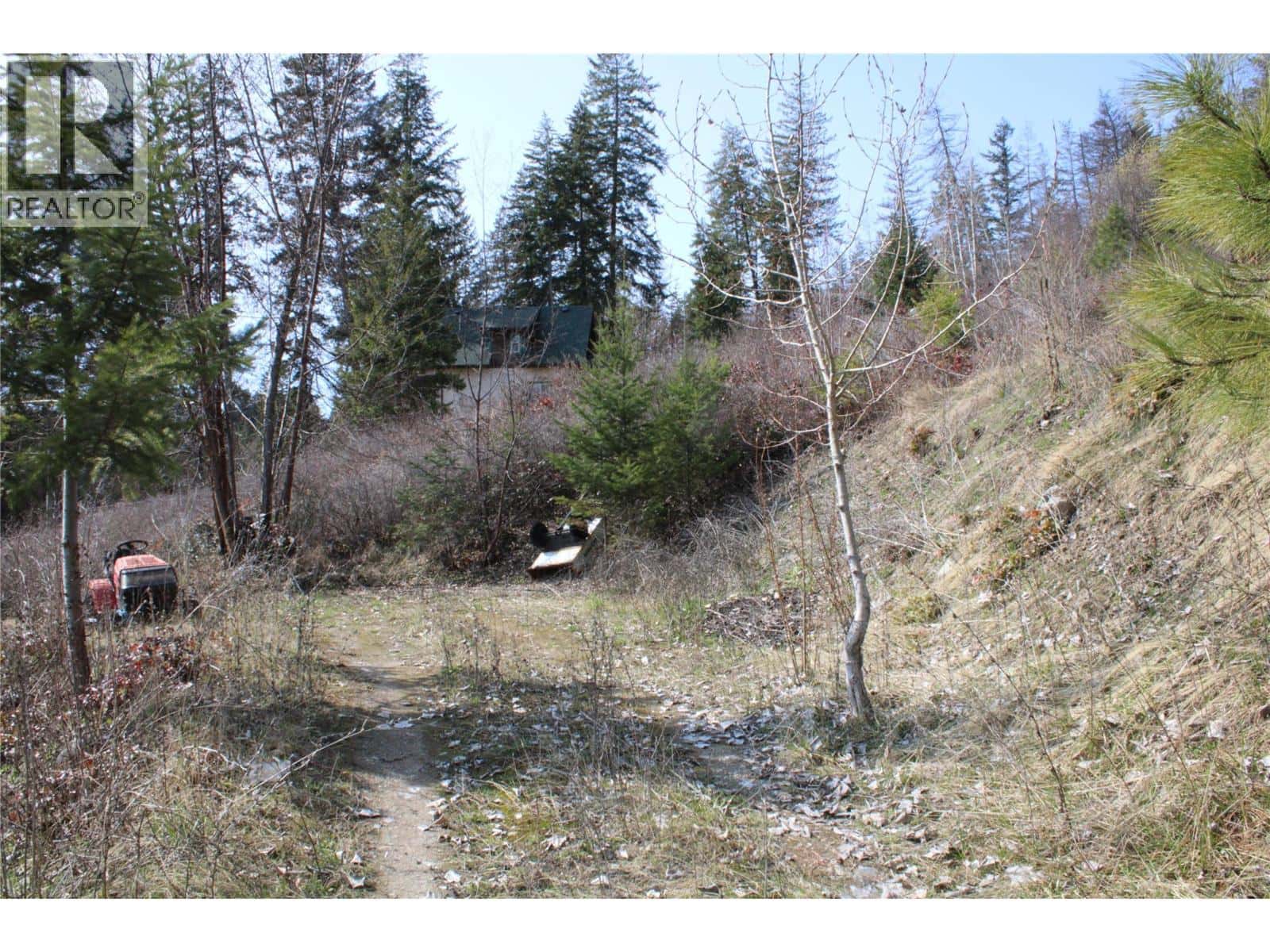 2959 View Road — Lee Creek, British Columbia - Photo 2 of 7