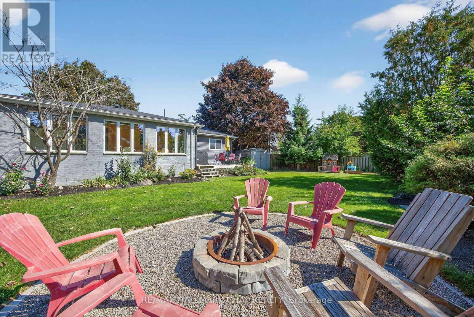 209 NEWHOLME CIRCLE — Innisfil (Stroud), Ontario - Photo 3 of 34