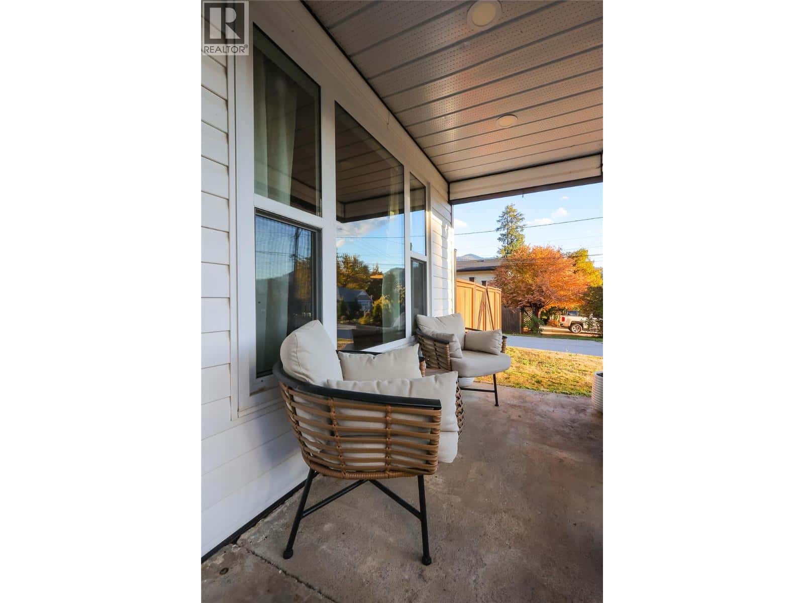 24 Kootenay Avenue N — Fruitvale, British Columbia - Photo 5 of 47