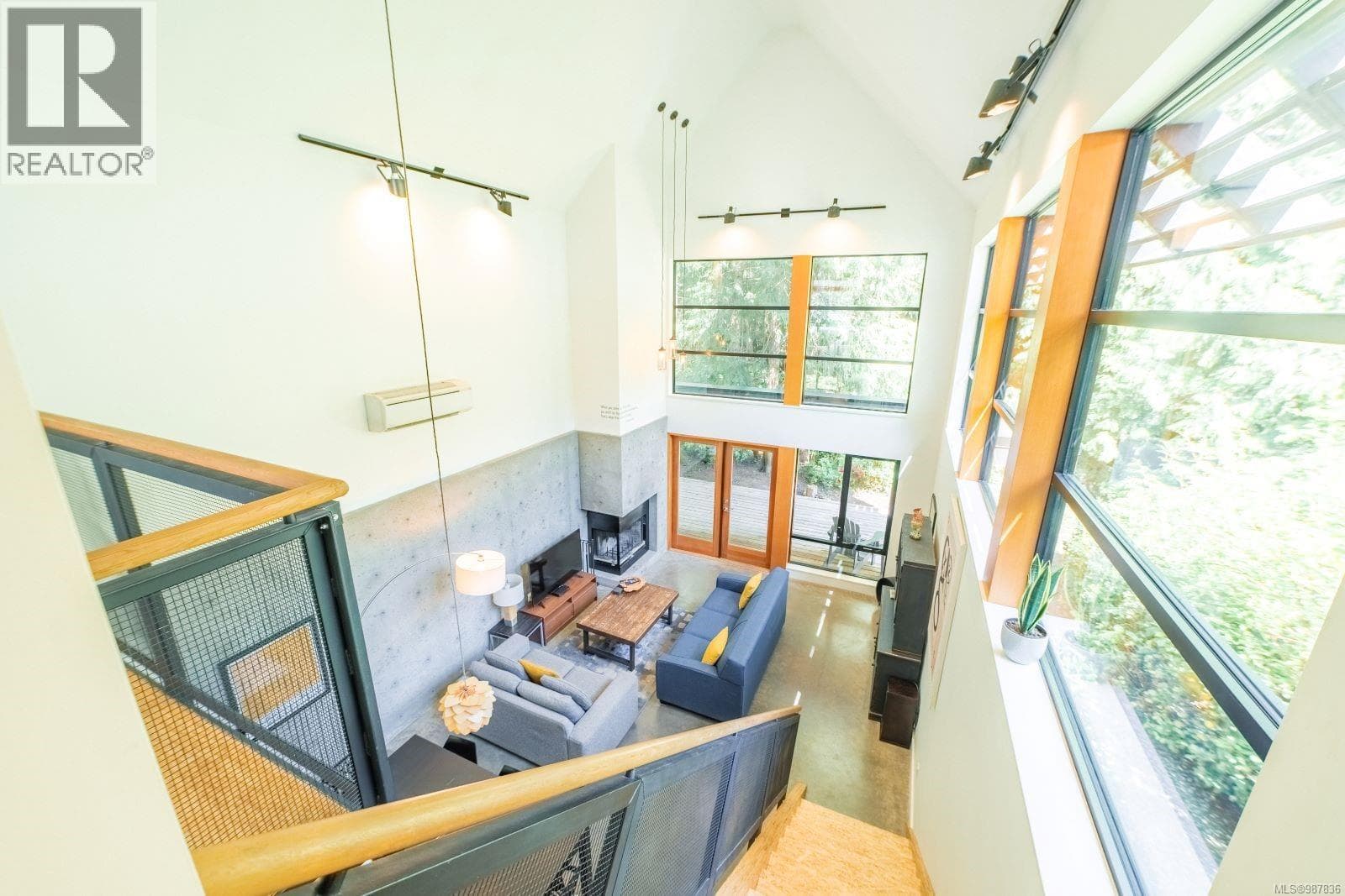 1156 Pacific Rim Hwy — Tofino, British Columbia - Main photo