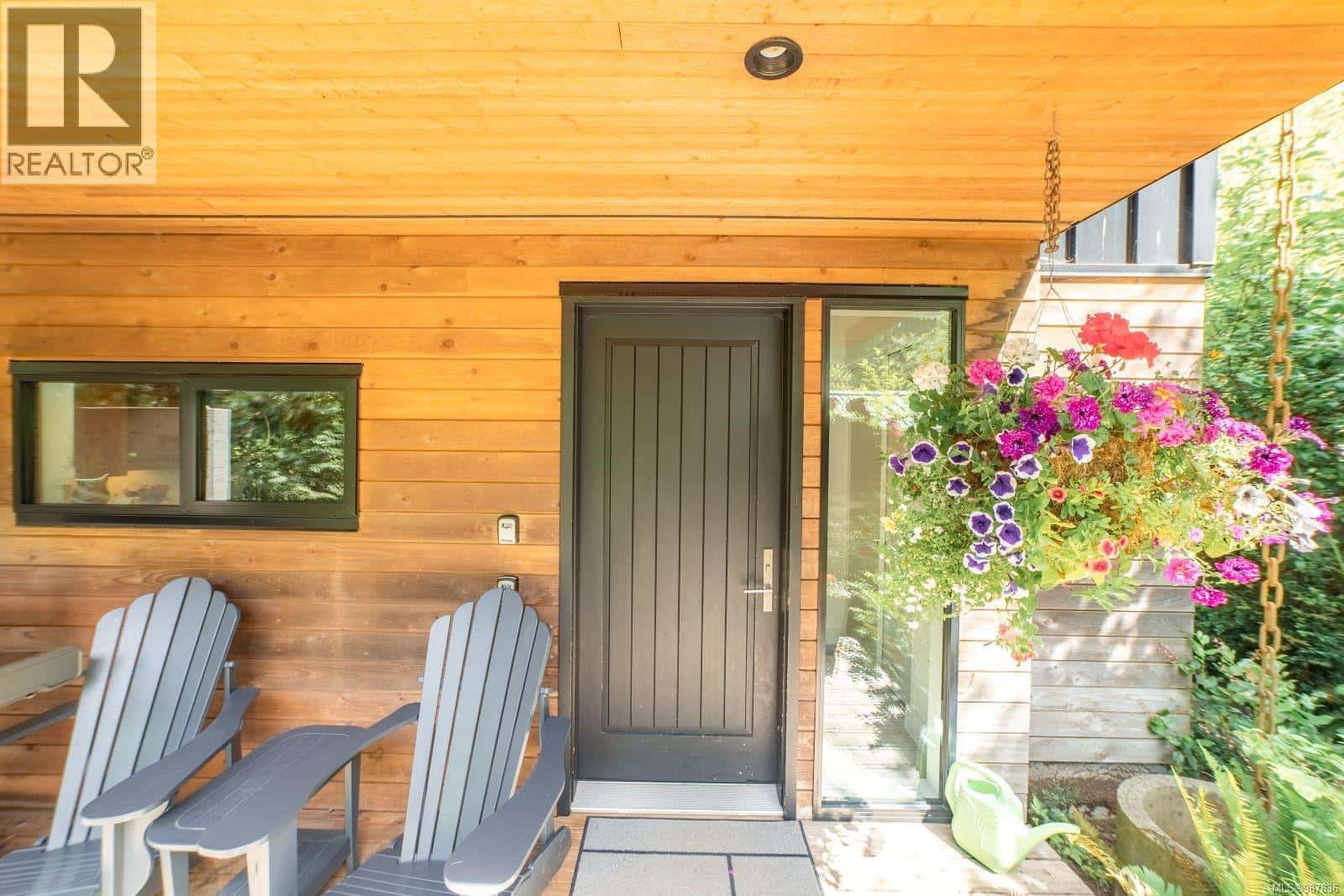 1156 Pacific Rim Hwy — Tofino, British Columbia - Photo 5 of 52