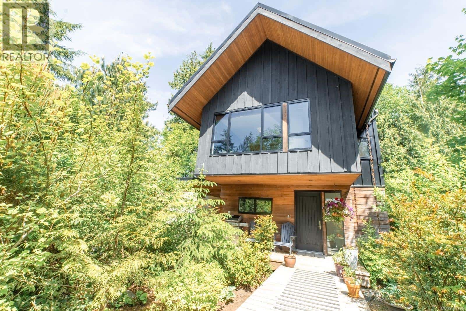 1156 Pacific Rim Hwy — Tofino, British Columbia - Photo 2 of 52