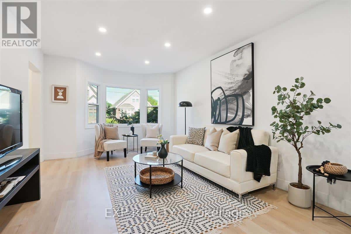 41 CAMERON AVENUE S — Hamilton (Bartonville), Ontario - Photo 4 of 30