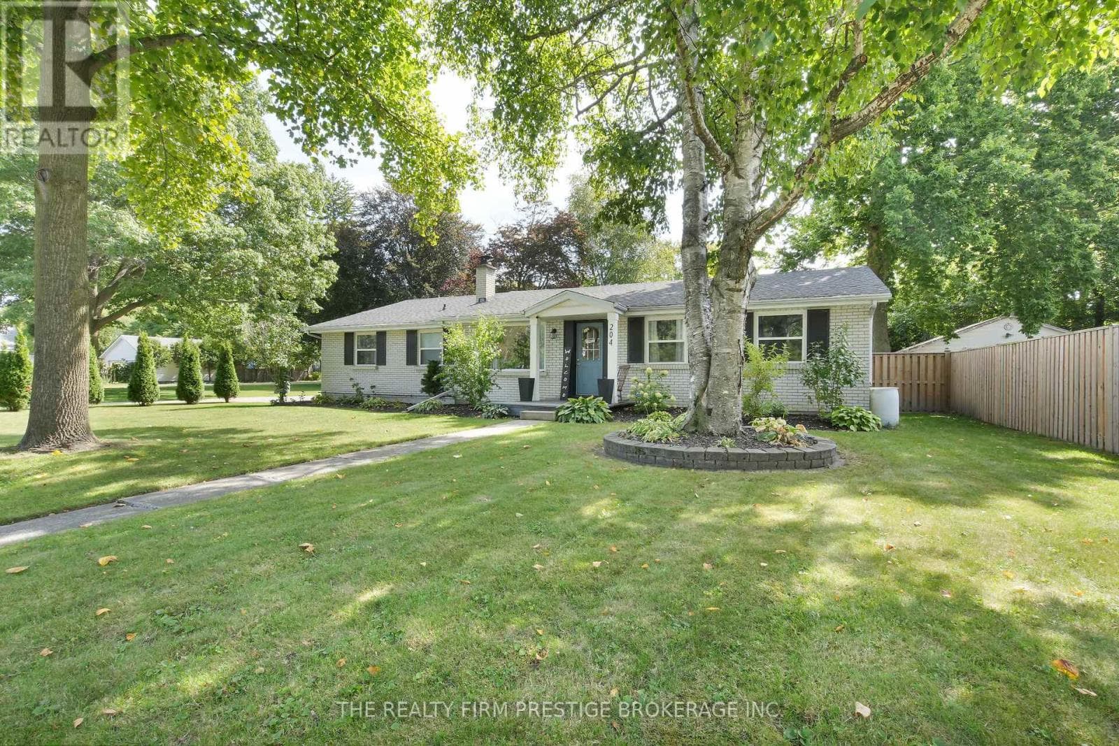 204 MAIN STREET — West Elgin (West Lorne), Ontario - Main photo