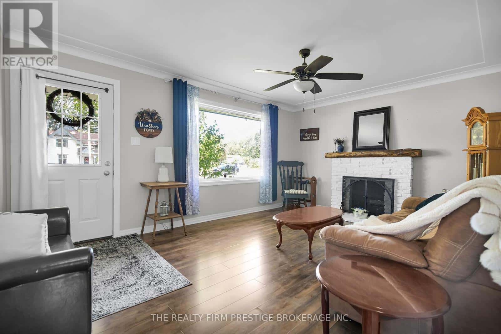 204 MAIN STREET — West Elgin (West Lorne), Ontario - Photo 3 of 35