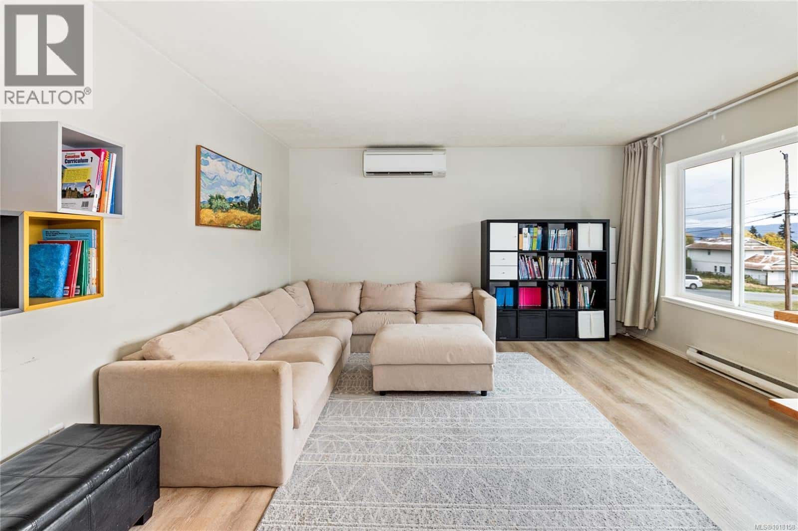 1541 Morgan St — Crofton, British Columbia - Photo 2 of 33