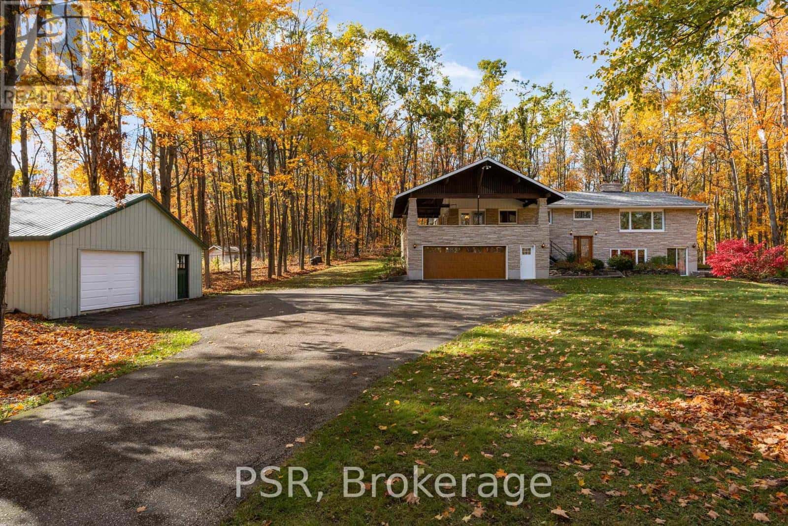 1632 OLD BARRIE ROAD E — Oro-Medonte (Hawkestone), Ontario - Photo 2 of 36