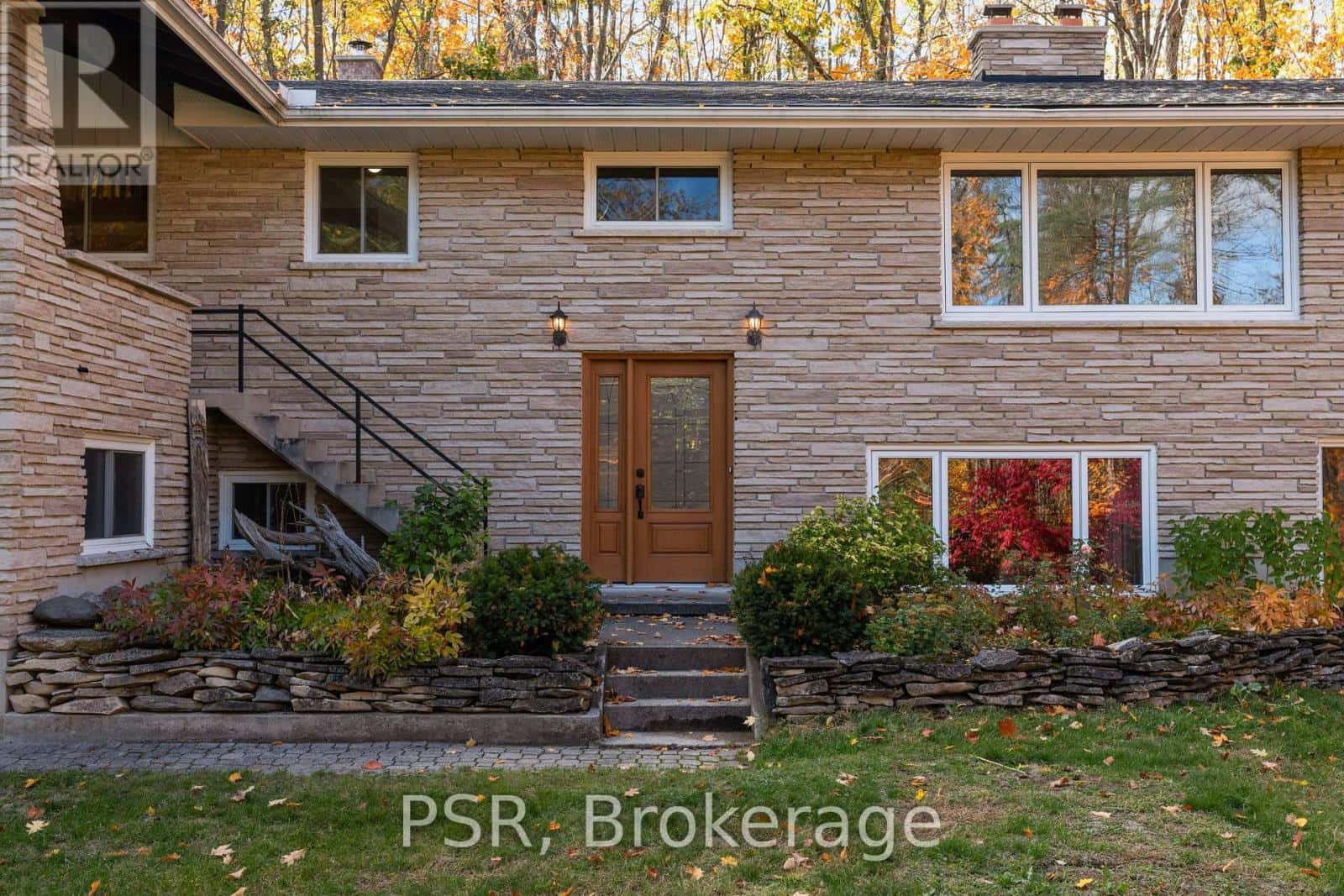 1632 OLD BARRIE ROAD E — Oro-Medonte (Hawkestone), Ontario - Photo 3 of 36