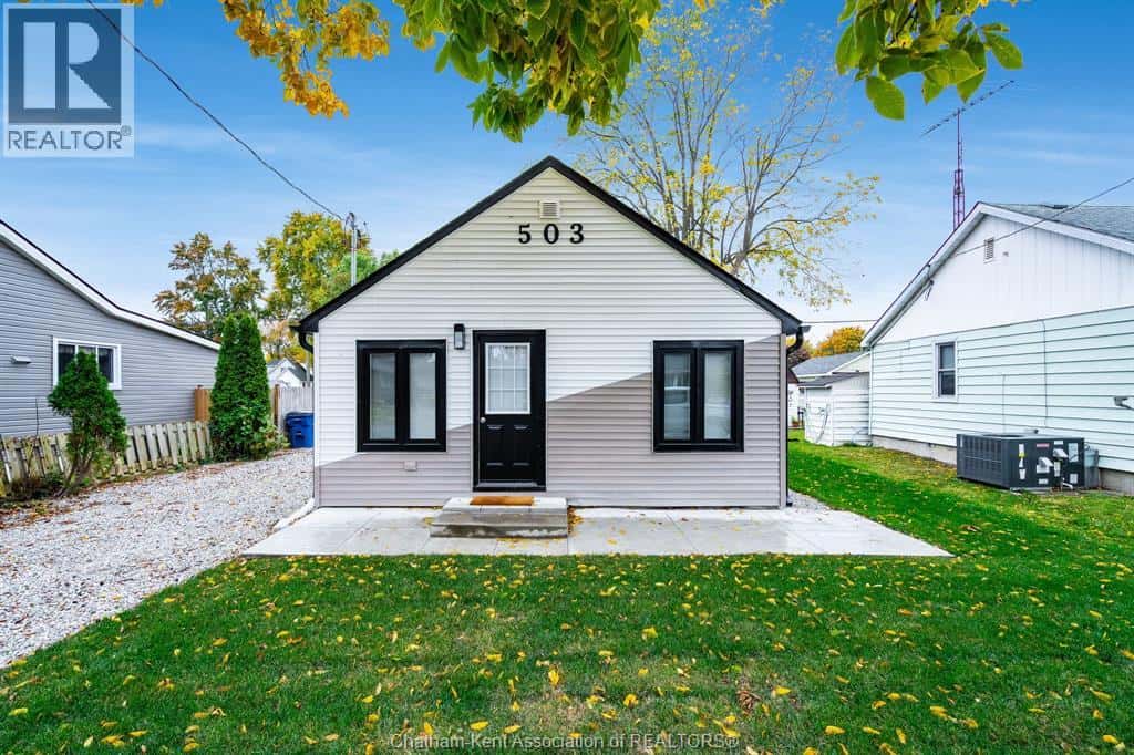 503 Emily STREET — Wallaceburg, Ontario - Photo 2 of 23