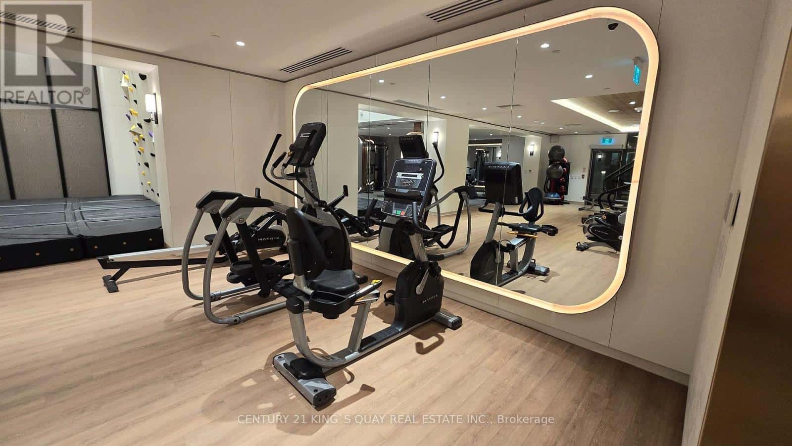 236 - 1100 SHEPPARD AVENUE W — Toronto (York University Heights), Ontario - Photo 5 of 28