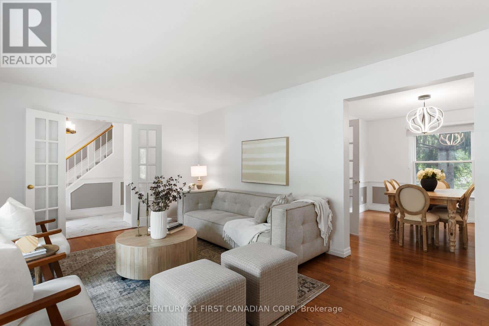 24 BARTLETT CRESCENT — London South (South M), Ontario - Photo 5 of 46