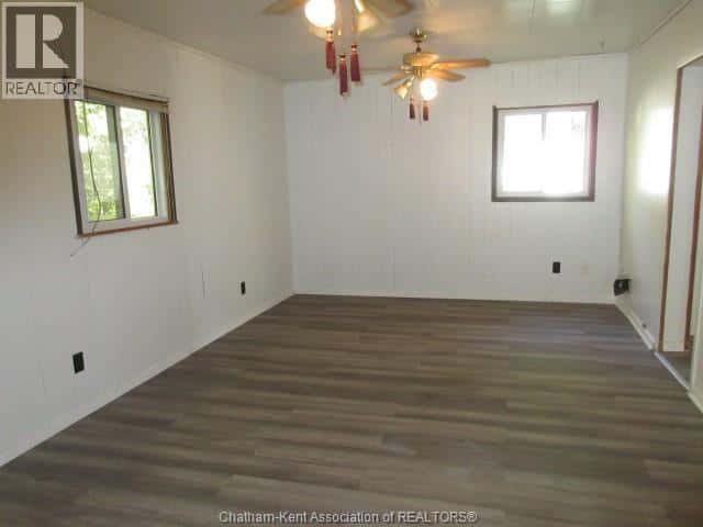 258 William STREET — Dresden, Ontario - Photo 4 of 21