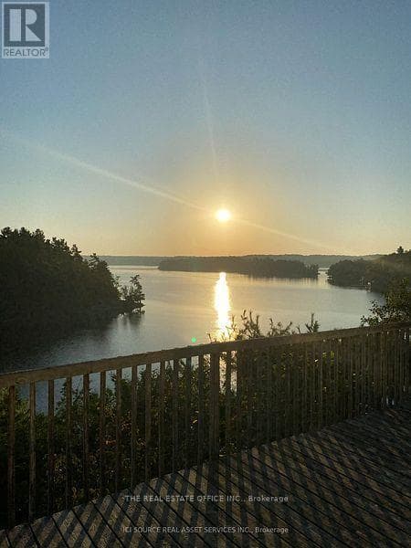 12 ISLAND M — Muskoka Lakes (Watt), Ontario - Main photo