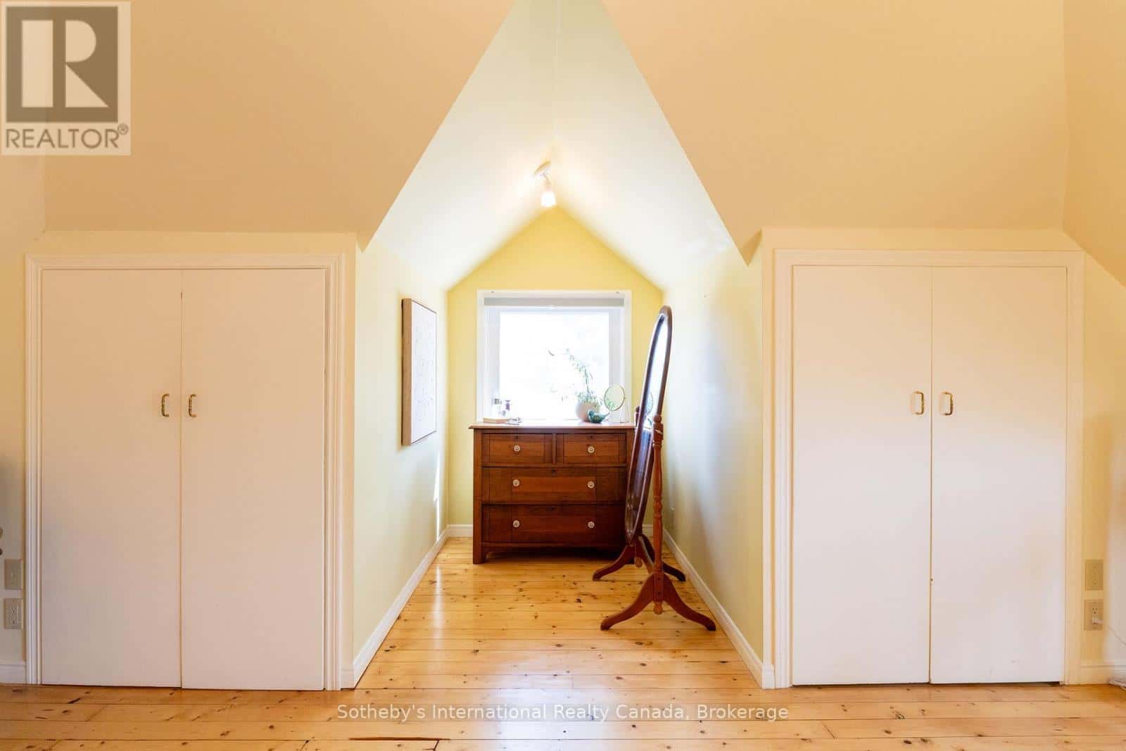 12 ELIZABETH STREET W — Clearview (Creemore), Ontario - Photo 5 of 50