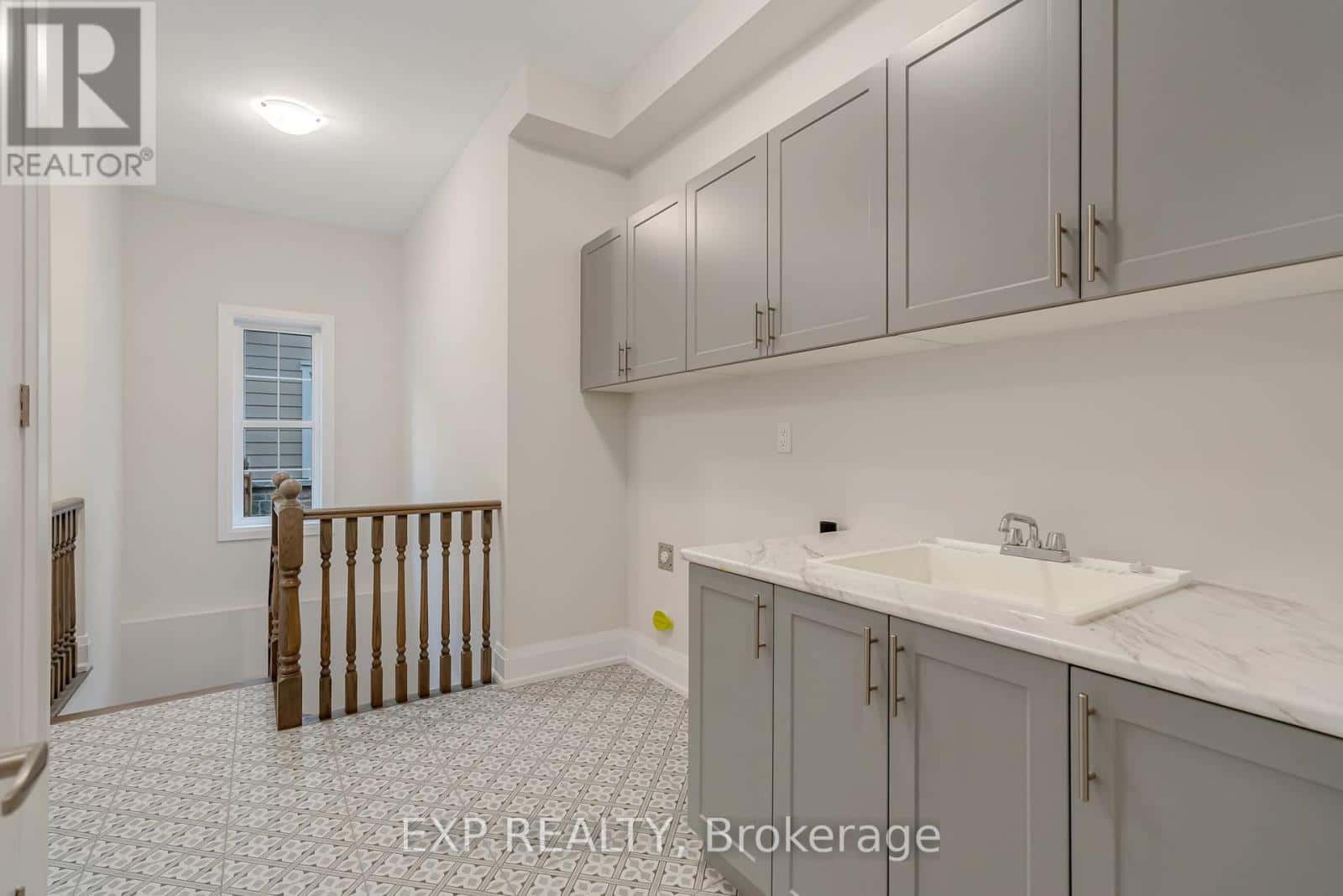 27 GAMBLE STREET — Halton Hills (Glen Williams), Ontario - Photo 3 of 42