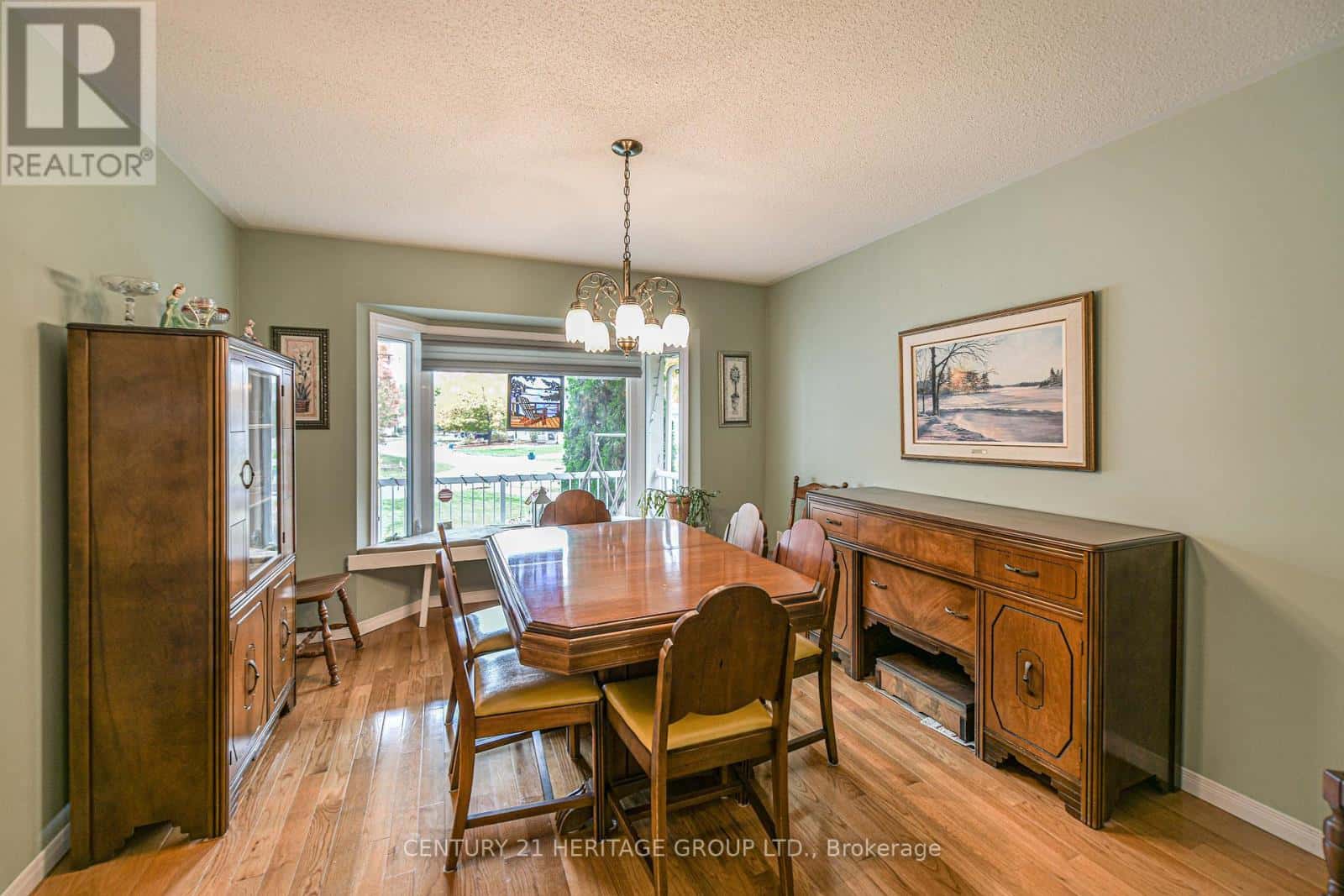 19 SPRINGWOOD CRESCENT — Gravenhurst (Wood (Gravenhurst)), Ontario - Photo 2 of 30