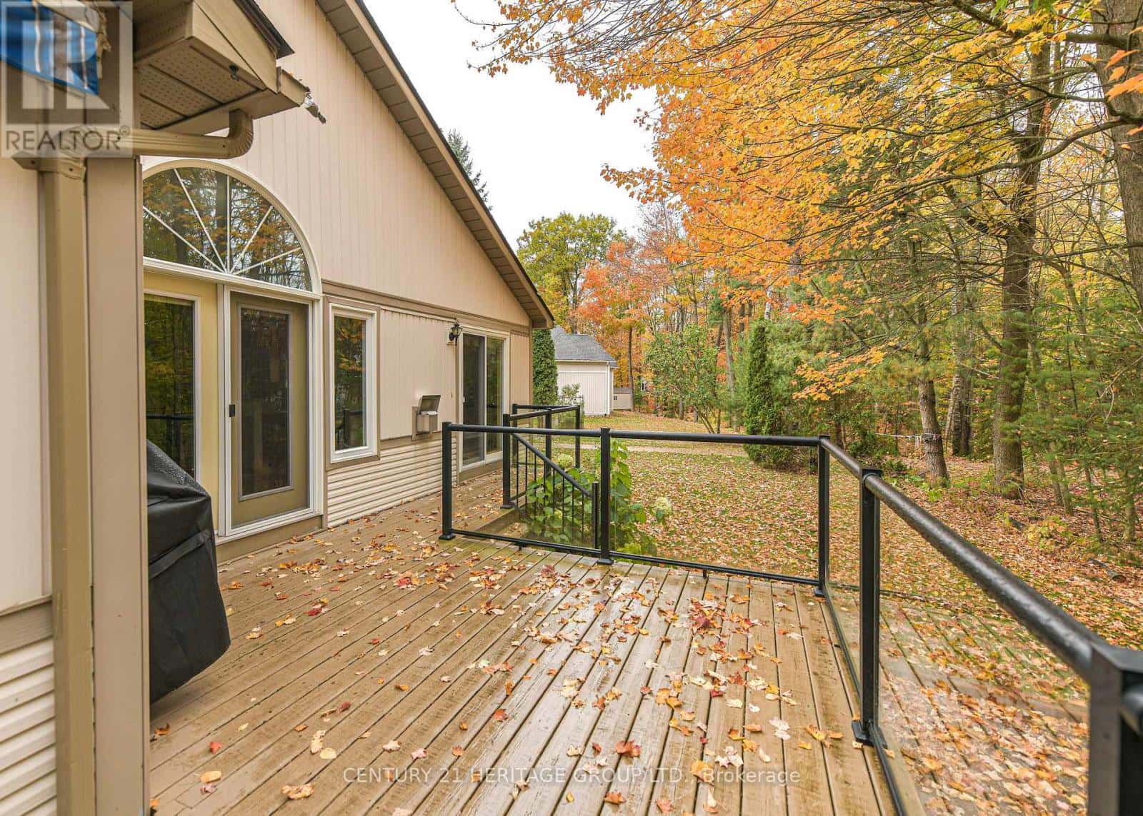 19 SPRINGWOOD CRESCENT — Gravenhurst (Wood (Gravenhurst)), Ontario - Photo 3 of 30