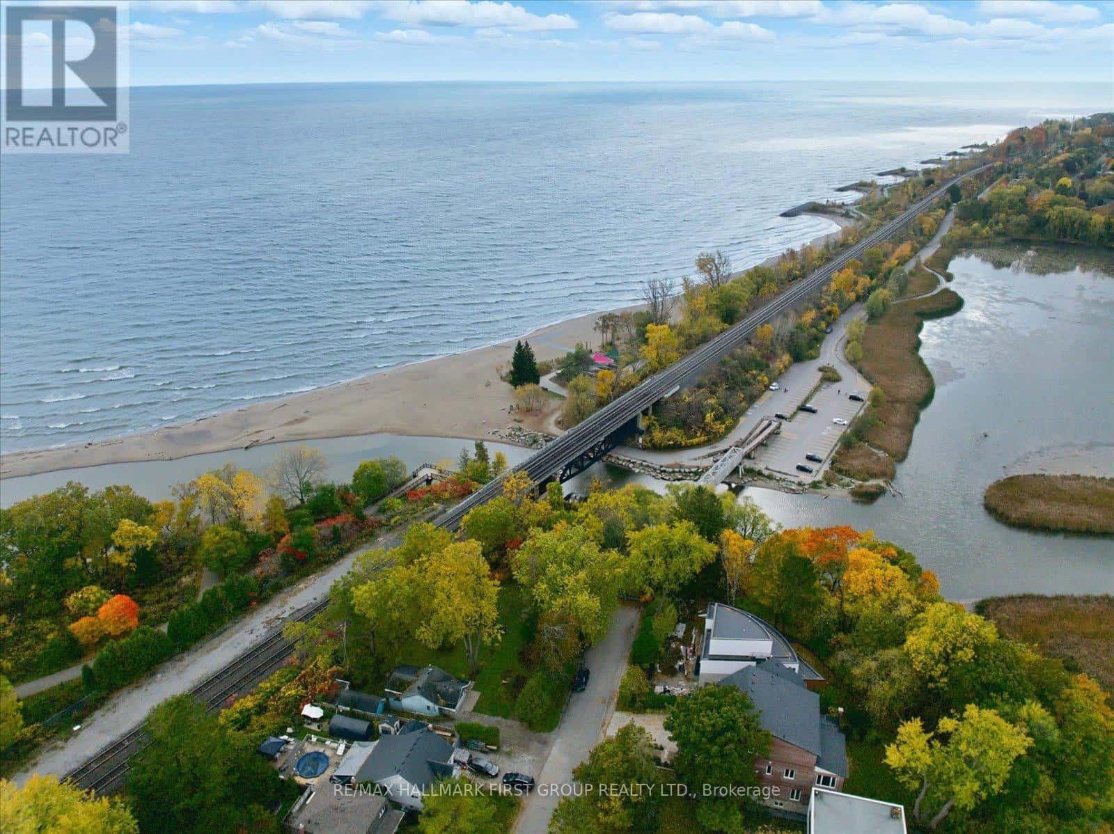 313 DYSON ROAD — Pickering (Rosebank), Ontario - Photo 3 of 31