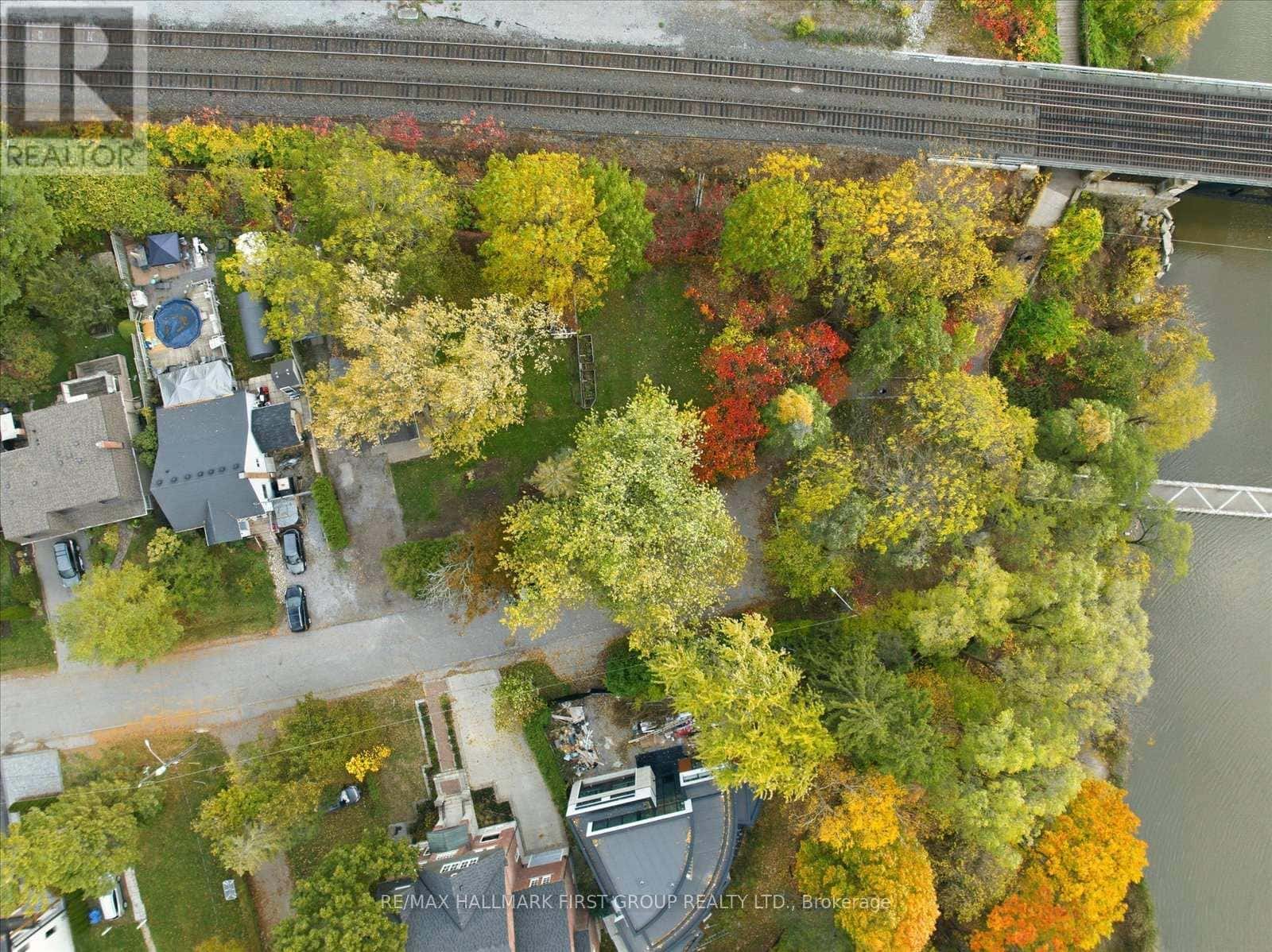 313 DYSON ROAD — Pickering (Rosebank), Ontario - Photo 5 of 31