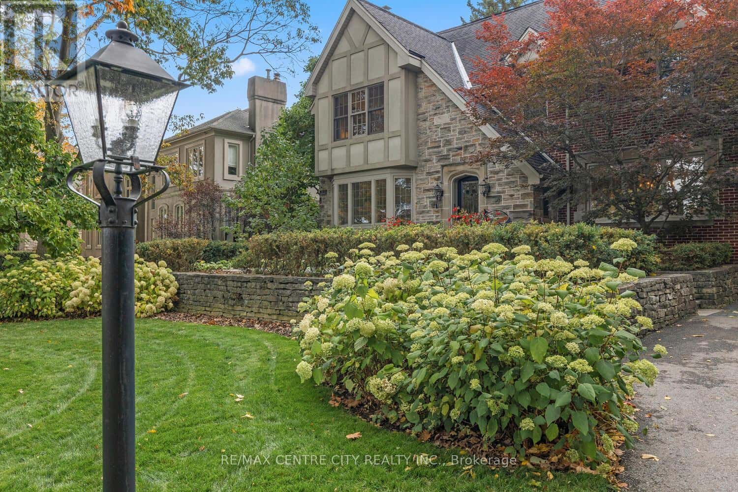 1025 SCENIC DRIVE — Hamilton (Mountview), Ontario - Photo 2 of 50