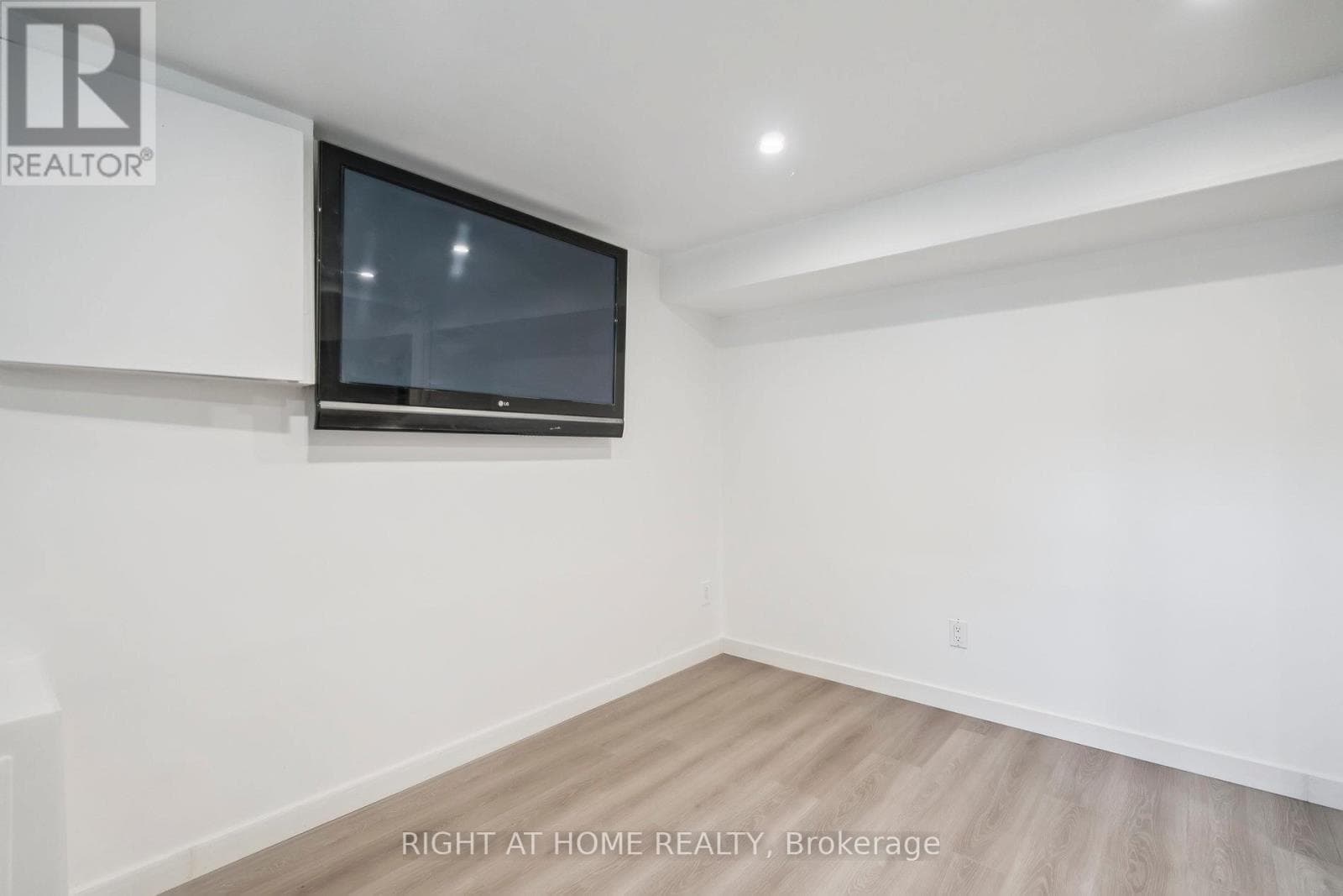 2343 MOUNTAINSIDE DRIVE — Burlington (Mountainside), Ontario - Main photo