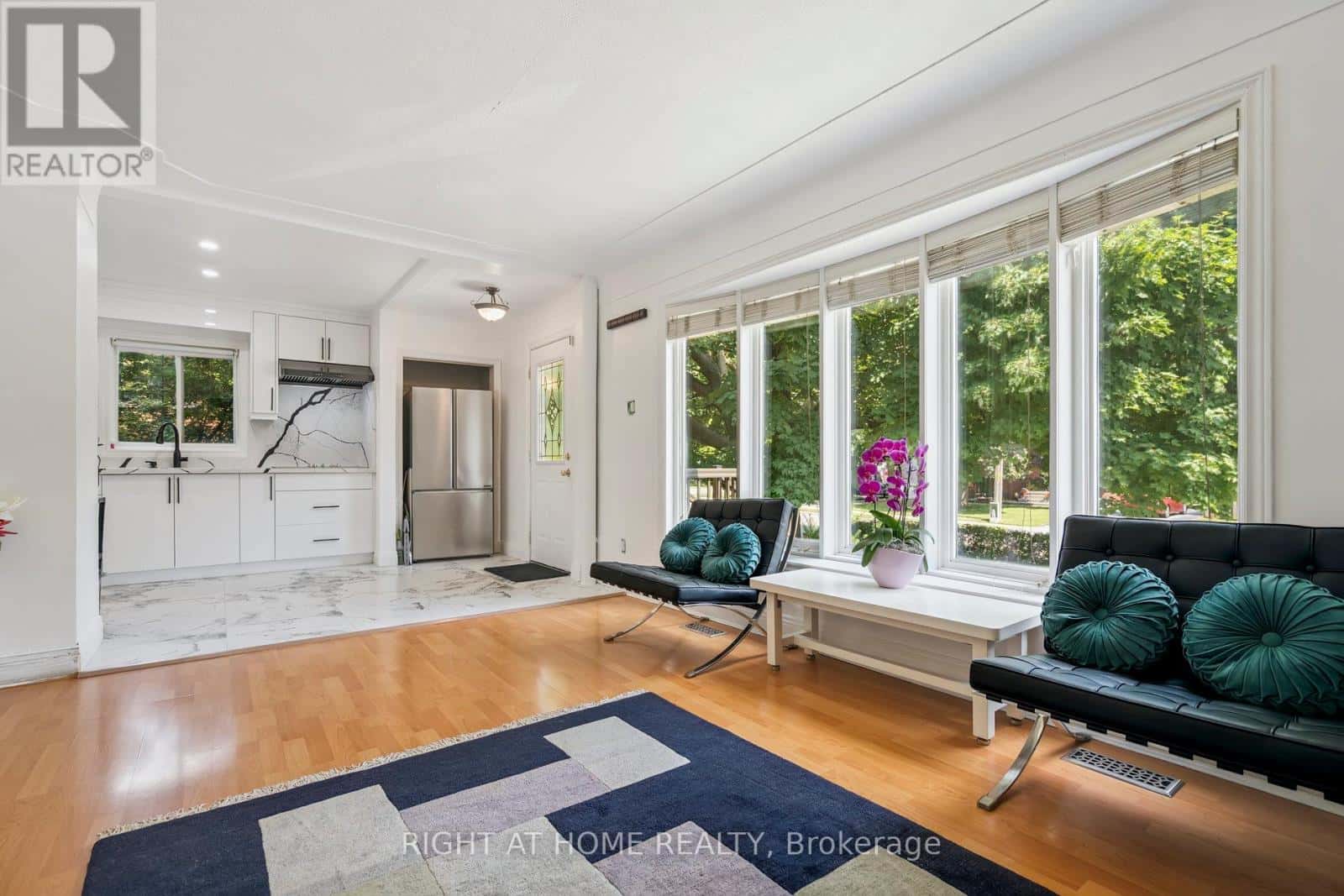 2343 MOUNTAINSIDE DRIVE — Burlington (Mountainside), Ontario - Photo 5 of 46