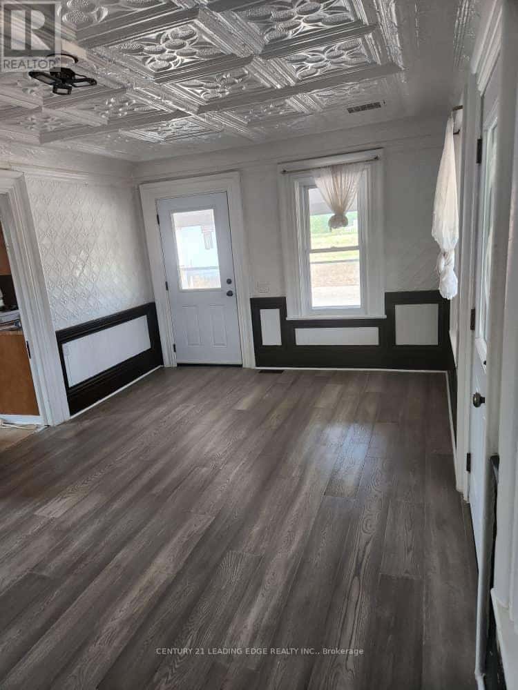 1 - 2108 REGIONAL 14 ROAD — West Lincoln (West Lincoln), Ontario - Photo 2 of 9