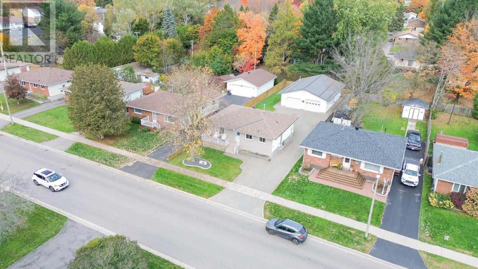 38 South Market ST — Sault Ste Marie, Ontario - Photo 2 of 46