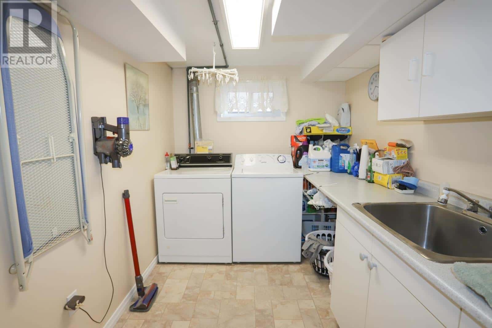 38 South Market ST — Sault Ste Marie, Ontario - Photo 4 of 46