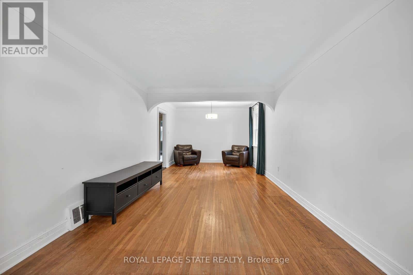 76 WYCLIFFE AVENUE — Hamilton (Centremount), Ontario - Photo 4 of 37