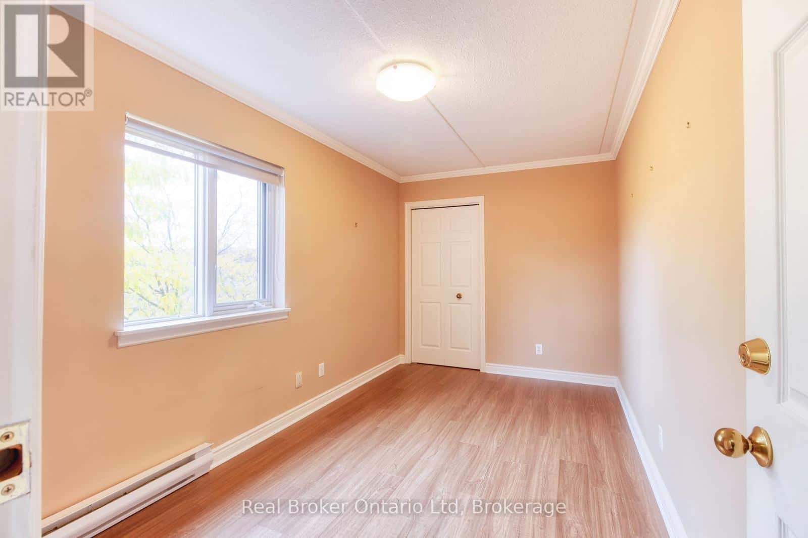 Owen Sound, Ontario — Owen Sound, Ontario - Photo 3 of 24