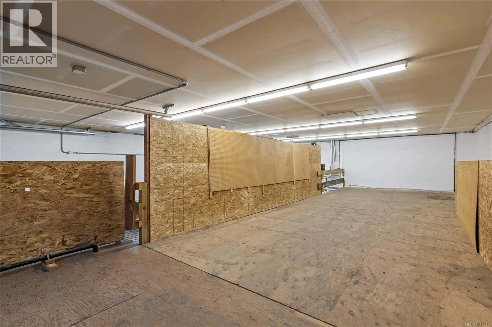 8 1010 Shearme Rd — Coombs, British Columbia - Photo 2 of 12