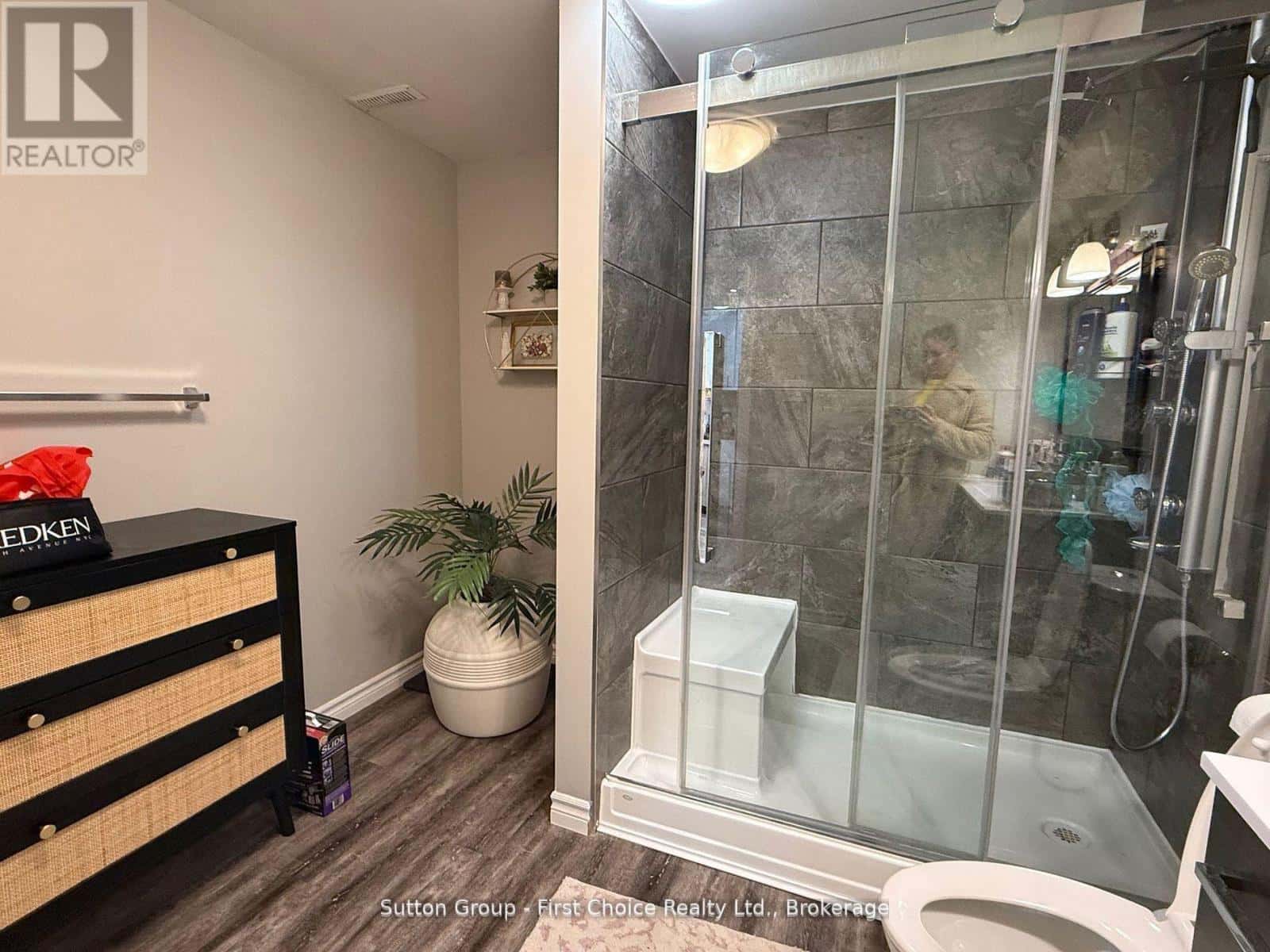 75 CLEVELAND PLACE — London South (South J), Ontario - Photo 5 of 7