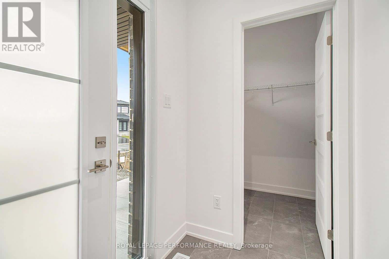 94 RUTILE STREET — Clarence-Rockland, Ontario - Photo 3 of 24