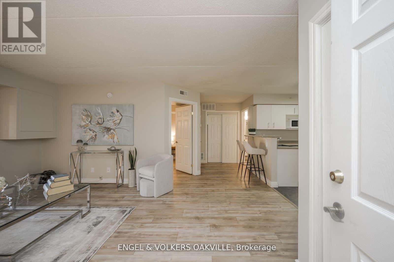 308 - 1810 WALKERS LINE — Burlington (Palmer), Ontario - Photo 4 of 24