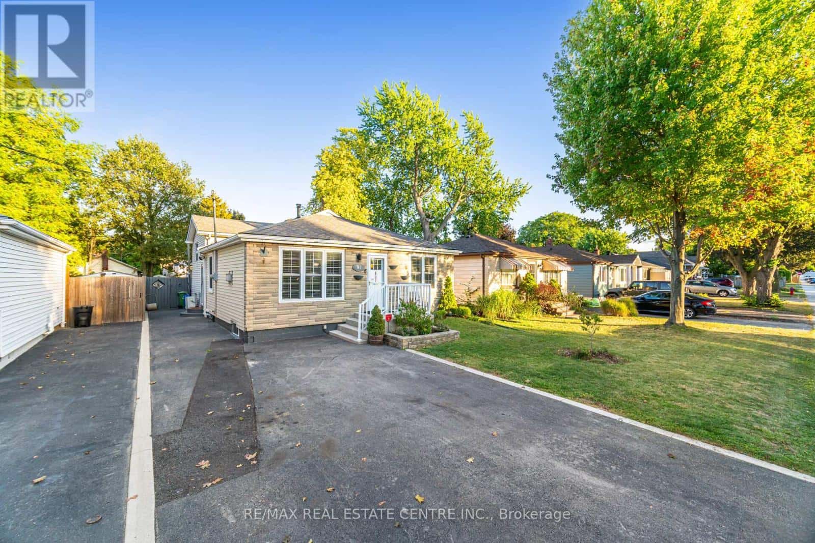 91 EAST 44TH STREET — Hamilton (Hampton Heights), Ontario - Photo 3 of 50